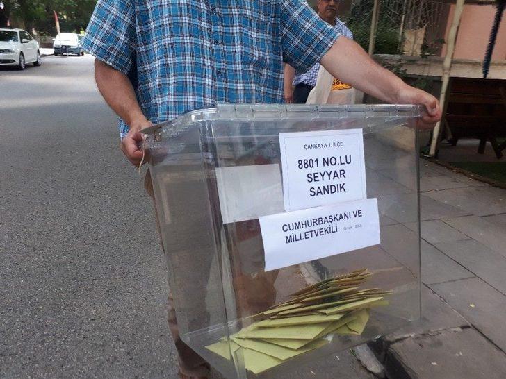 Tam 26 Yıl Sonra ‘seyyar Sandık’ Sayesinde Oy Kullandı G2