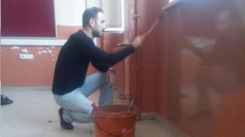 &Ccedil;ıldır Lisesindeki Sınıflara Tadilat Yapıldı