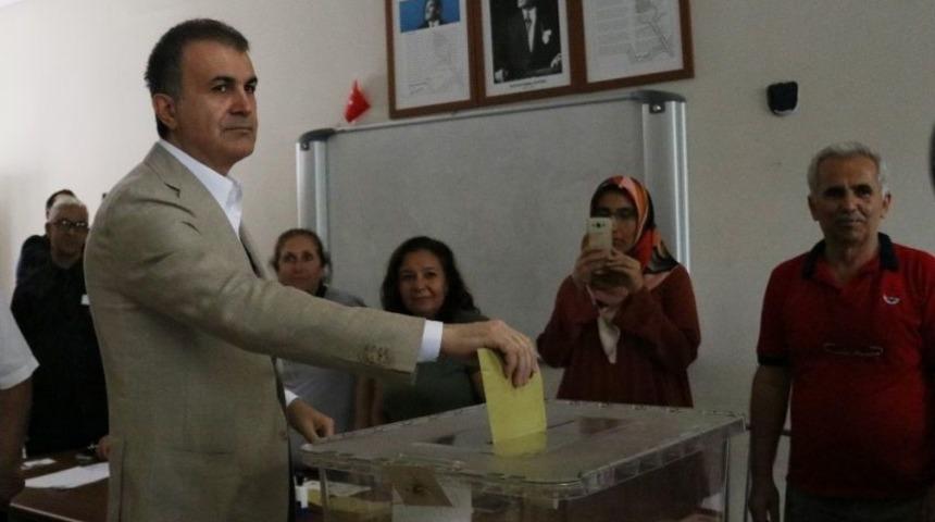 Bakan Çelik Adana’da Oyunu Kullandı