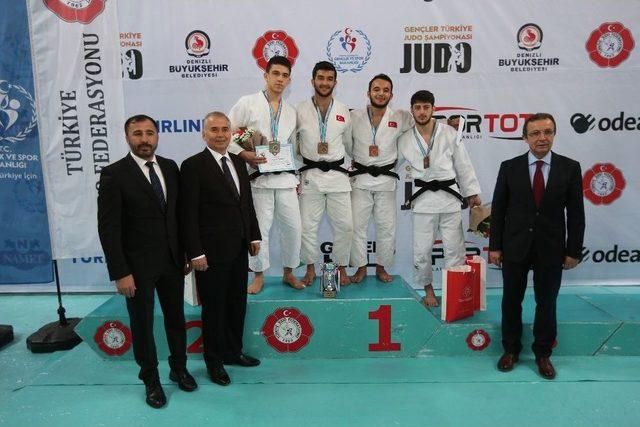 Gençler Judo Şampiyonası’nın İlk Günde Dereceye Girenler Belli Oldu