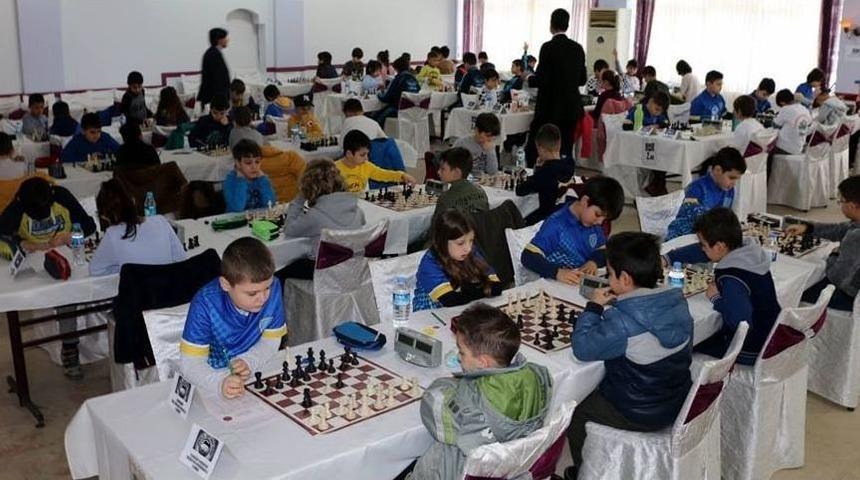 Marmaraereğlisi&rsquo;nde Satran&ccedil; Turnuvası