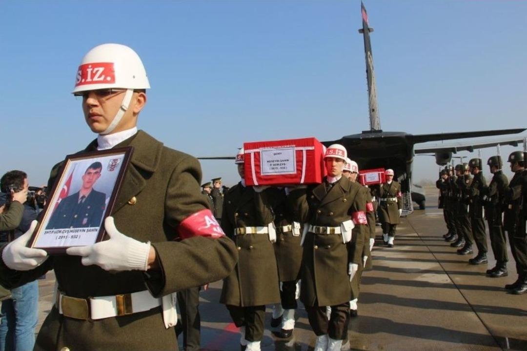 Samsun Şehitlerini G&ouml;zyaşı İ&ccedil;inde Karşıladı