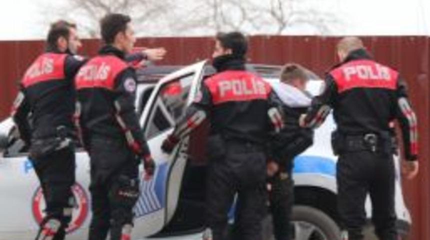 Sokak Ortasına Tuvaletini Yapan Gence 124 Lira Ceza