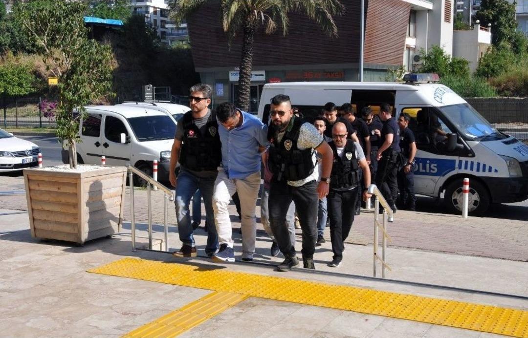Alanya&rsquo;da G&ouml;zaltına Alınan 8 Torbacı Adliyede