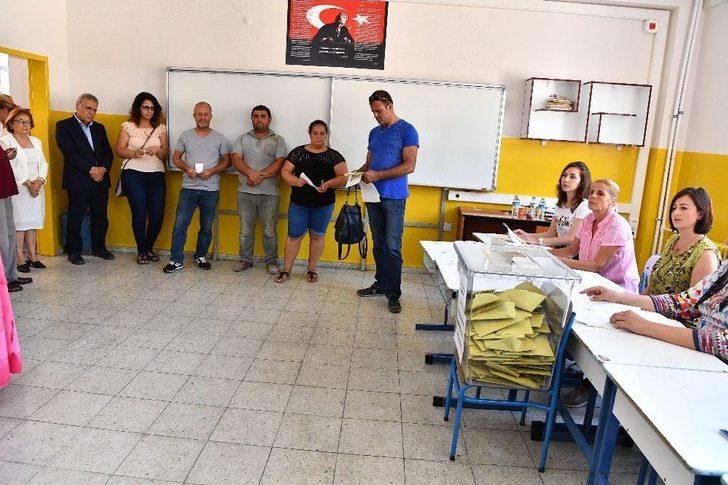 İzmir’de Belediye Başkanları Oylarını Kullandı G3