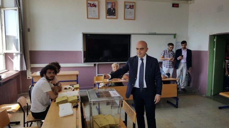 Isparta Protokolü Ve Siyasiler Oylarını Kullandı G1