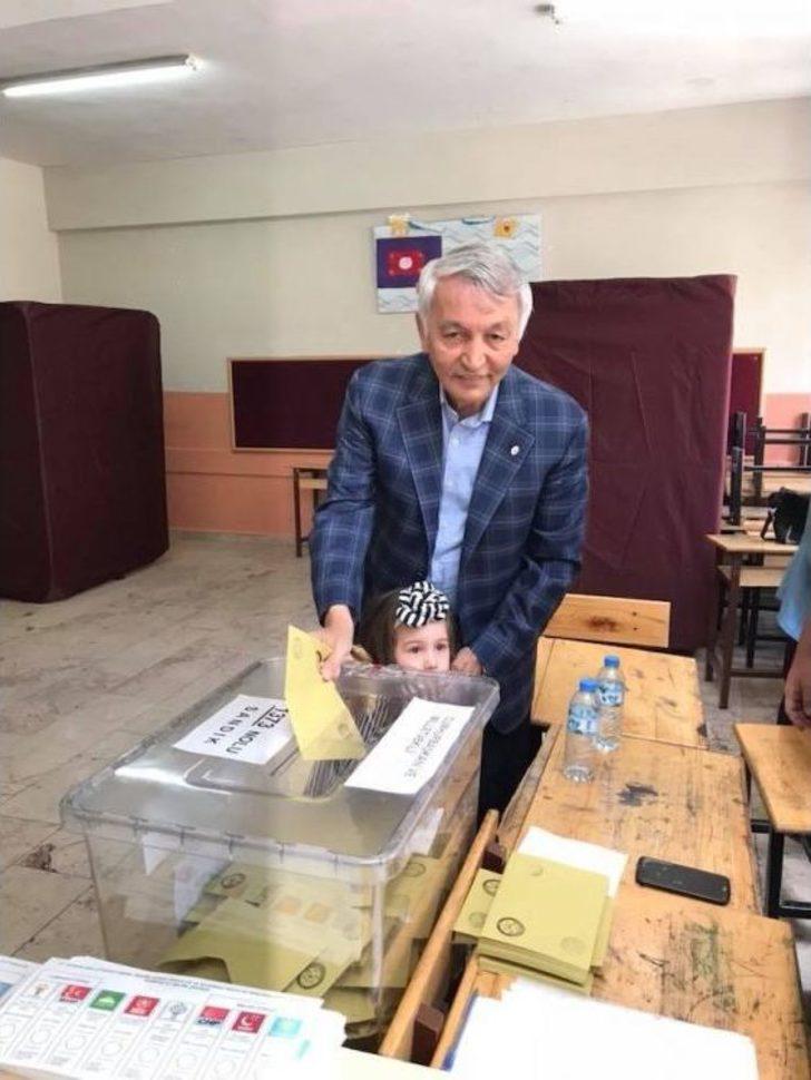 Isparta Protokolü Ve Siyasiler Oylarını Kullandı G5