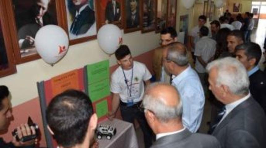 Aslanapa’da Tübitak 4006 Bilim Fuarı’na Yoğun Katılım