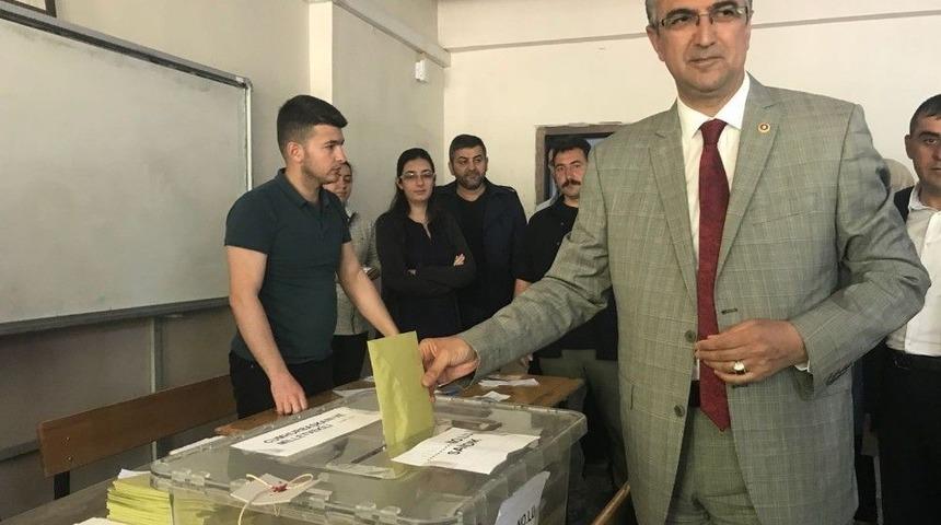 Aydın Ve Akpınar Oyunu Kullandı