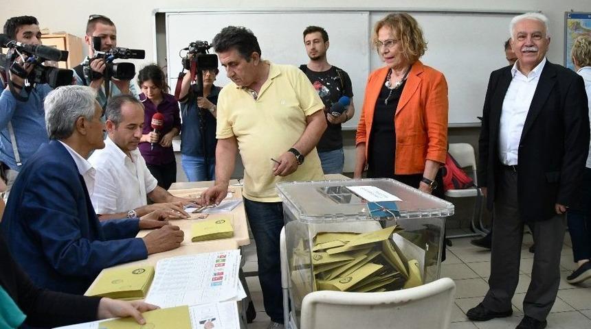 Cumhurbaşkanı Adayı Doğu Perin&ccedil;ek Oyunu Beşiktaş&rsquo;ta Kullandı