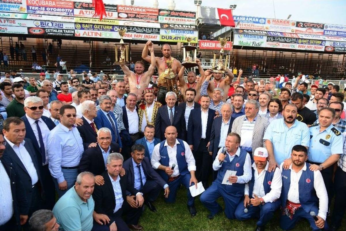 Kumluca Yağlı G&uuml;reşlerinde Ali G&uuml;rb&uuml;z Başpehlivan Oldu