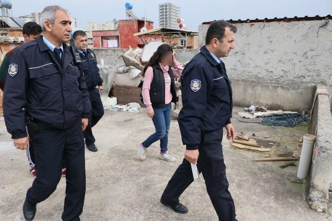 &Ccedil;atıdaki Odadan Gelen &Ccedil;ığlık Sesleri Polisi Alarma Ge&ccedil;irdi