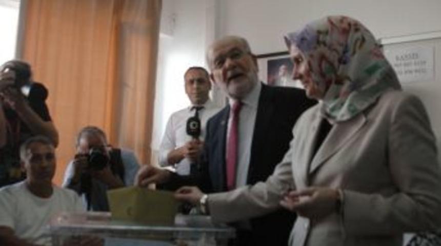 Saadet Partisi Genel Başkanı Karamollaoğlu Oyunu &Ccedil;ankaya&rsquo;da Kullandı