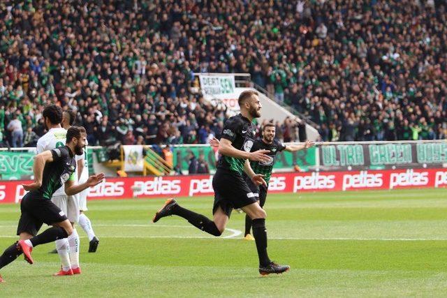 Spor Toto Süper Lig: T.m. Akhisarspor: - Bursaspor: (maç Devam Ediyor)