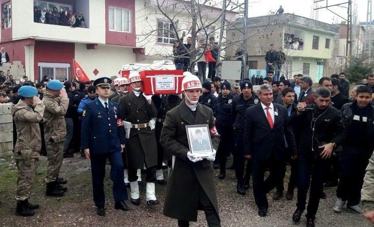 Bakan Soylu Şehit Babasının Kolundan Hiç Ayrılmadı G5