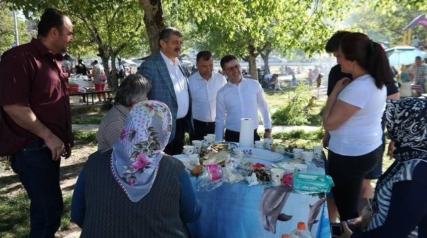 Piknikçiler Karaçay’a Akın Etti