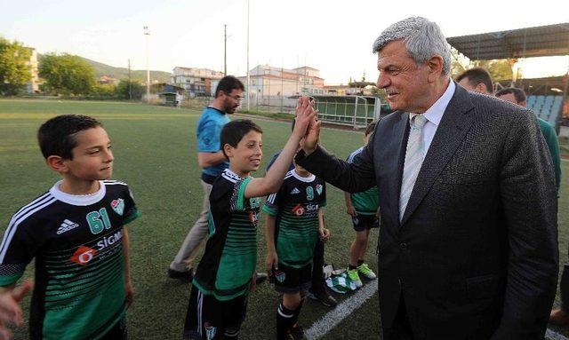 Başkan Karaosmanoğlu’ndan Hisareynspor’a Ziyaret