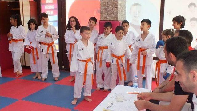 Erzurum’da Karateciler Hafta Sonunda Kuşak Sınavı Heyecanı Yaşadı