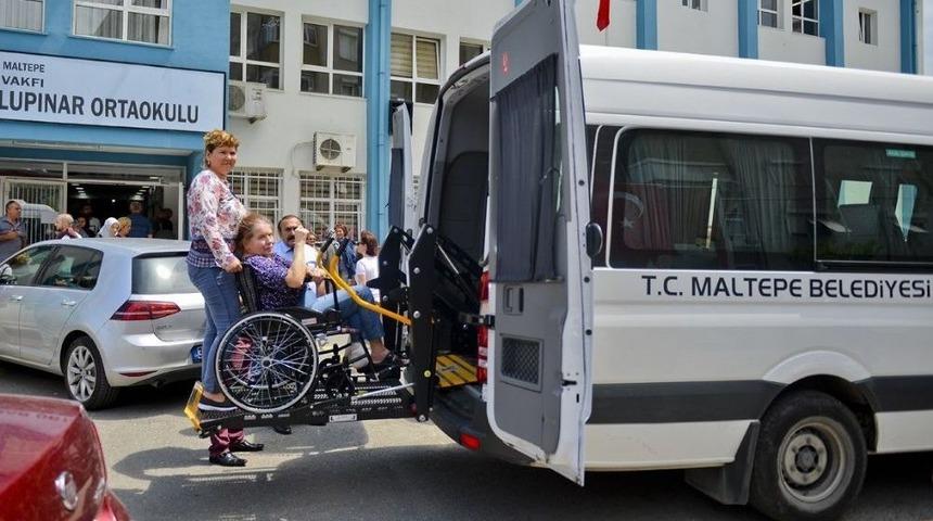 Maltepe&rsquo;de Engelliler Ve Yaşlılar Sandıklara Taşındı