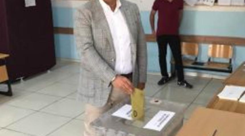 Vali Tekinarslan Oyunu Kullandı