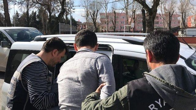 13 Su&ccedil;tan Aranma Kaydı Bulunan Ve Cezaevi Firarisi Olan Şahıs Adliyeye Sevk Edildi 1