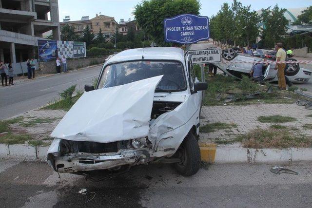 Elazığ’da Trafik Kazası: 5 Yaralı