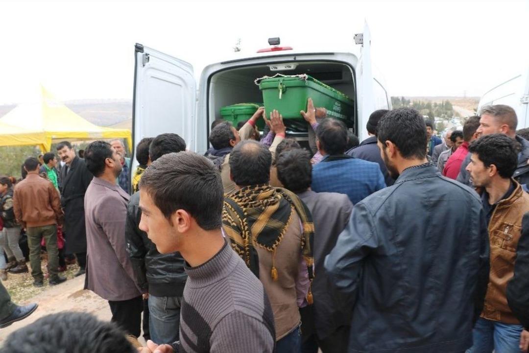 Feci Kazada &Ouml;len 9 Kişi G&ouml;zyaşlarıyla Defnedildi