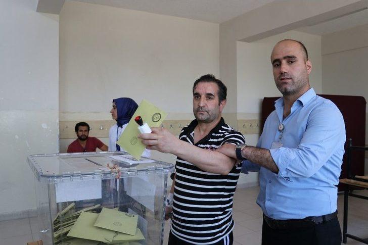 Van’da 130 Hasta Sandık Başına Taşındı G4