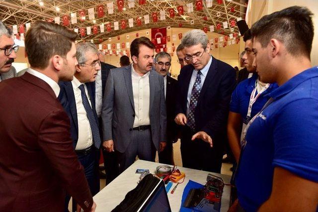 Kahramanmaraş’ta Robotlar Yarıştı