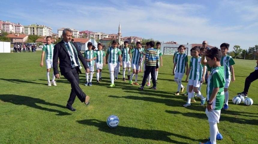 Kırşehir Belediyespor Futbol Okulu A&ccedil;ılışı Yapıldı