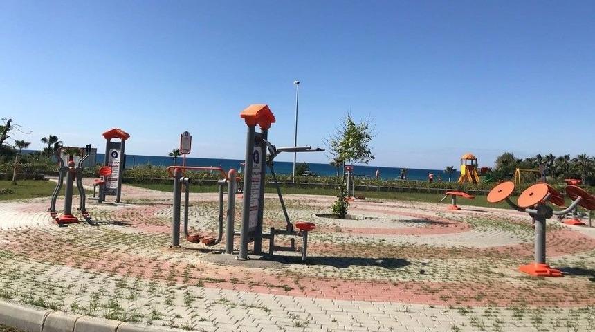Manavgat-&ccedil;olaklı Sahilinde Oyun Parkı Ve Spor Aletleri Yenilendi
