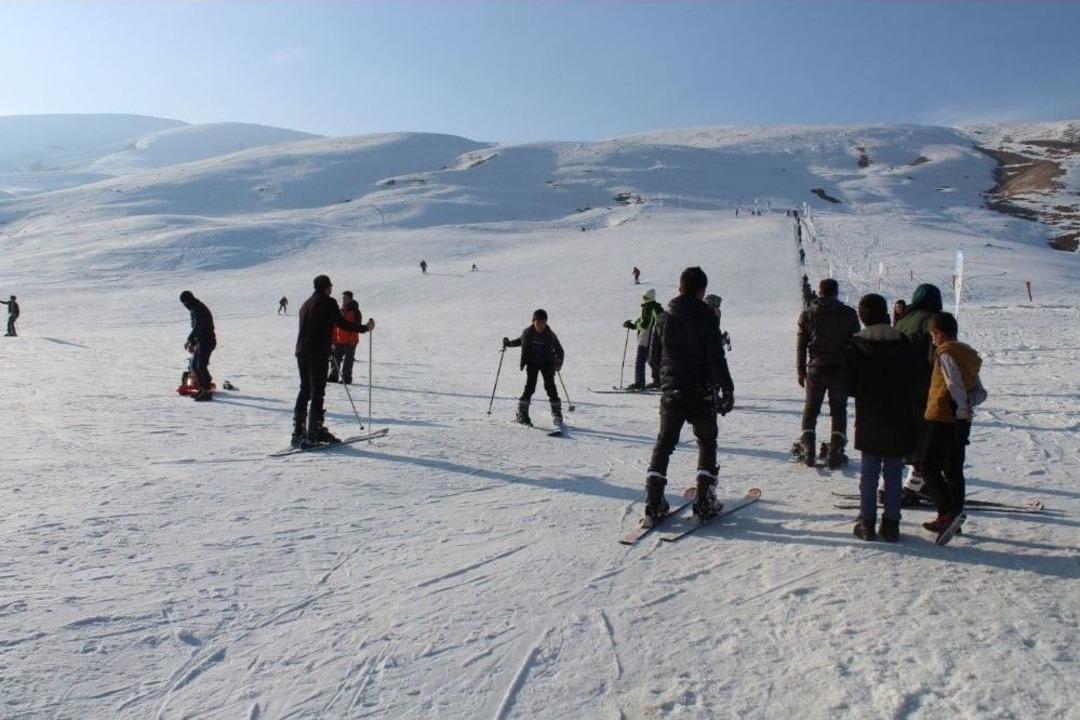 &Ccedil;aldıran Kayak Merkezine Yoğun İlgi