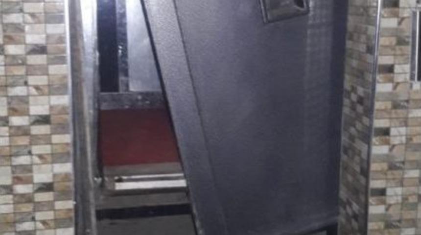 Asansörle Dördüncü Kattan Düştü Burnu Bile Kanamadı