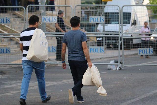 Diyarbakır’da Oy Torbaları Gelmeye Başladı