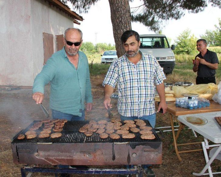 Seçim İddiasının Kazananı Köy Halkı G1