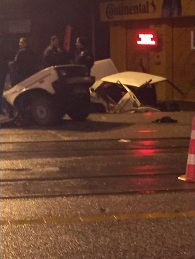 Feci Kazada Otomobil İkiye B&ouml;l&uuml;nd&uuml; 1
