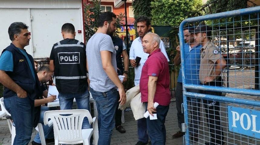Adana&rsquo;da Sayılan Oylar Se&ccedil;im Kurullarına Getiriliyor