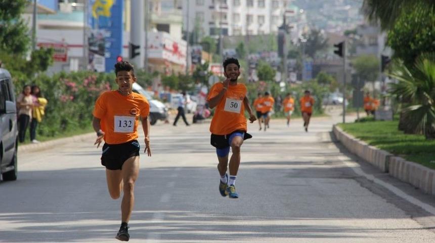 Kozan&rsquo;da 2 Haziran Kurtuluş Koşusu Yapıldı