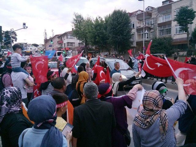 Vatandaşlar, Kısıklı&rsquo;ya Akın Etmeye Başladı 3