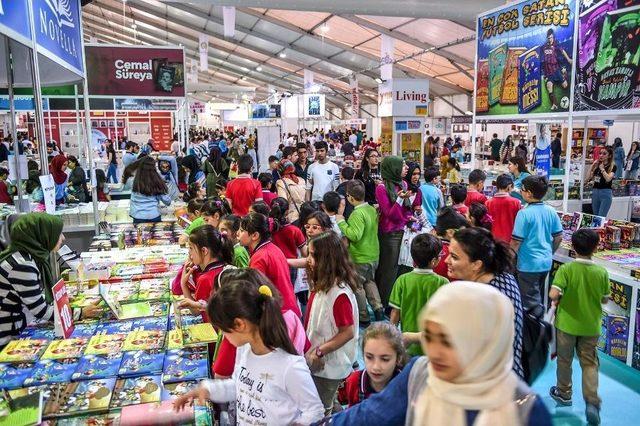 7. Malatya Kitap Fuarı’nda Büyük İndirimler Uygulanıyor