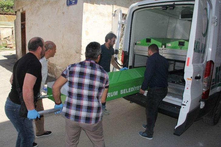 Cinnet Getiren Koca Eşini Çekiçle Öldürdü G5