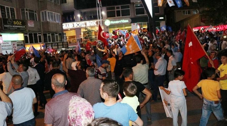 Niğde&rsquo;de Kutlamalar Başladı