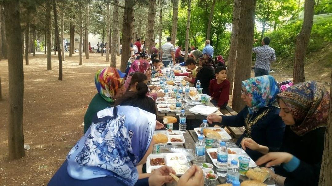 Hasta Ve Hasta Yakınlarına Moral Pikniği D&uuml;zenledi