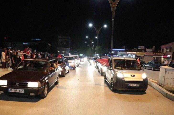 Kırşehir’de Vatandaşlar Sokaklara Döküldü G1