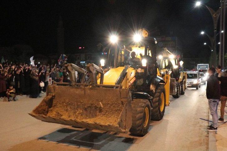 Kırşehir’de Vatandaşlar Sokaklara Döküldü G2