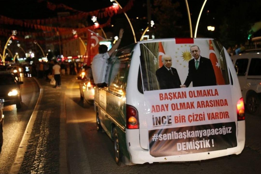 Tokat&rsquo;ta Ak Parti&rsquo;liler Ve Mhp&rsquo;liler Kutlama Yaptı
