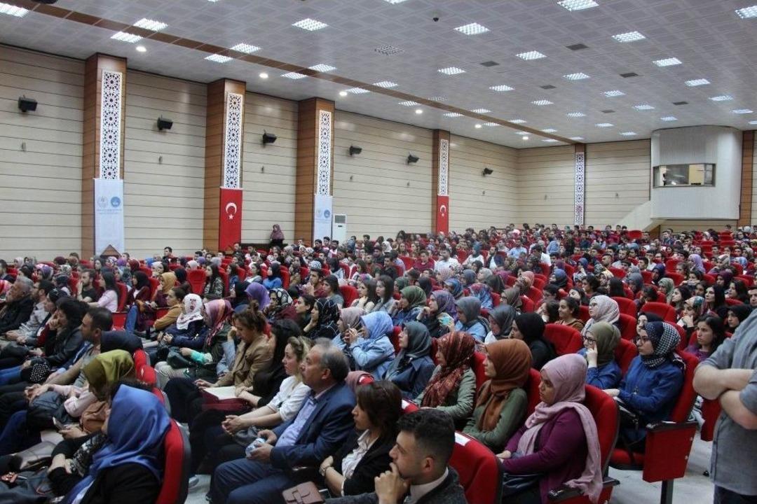 Mete Yarar Kyk&rsquo;lı Gen&ccedil;lerle Buluştu