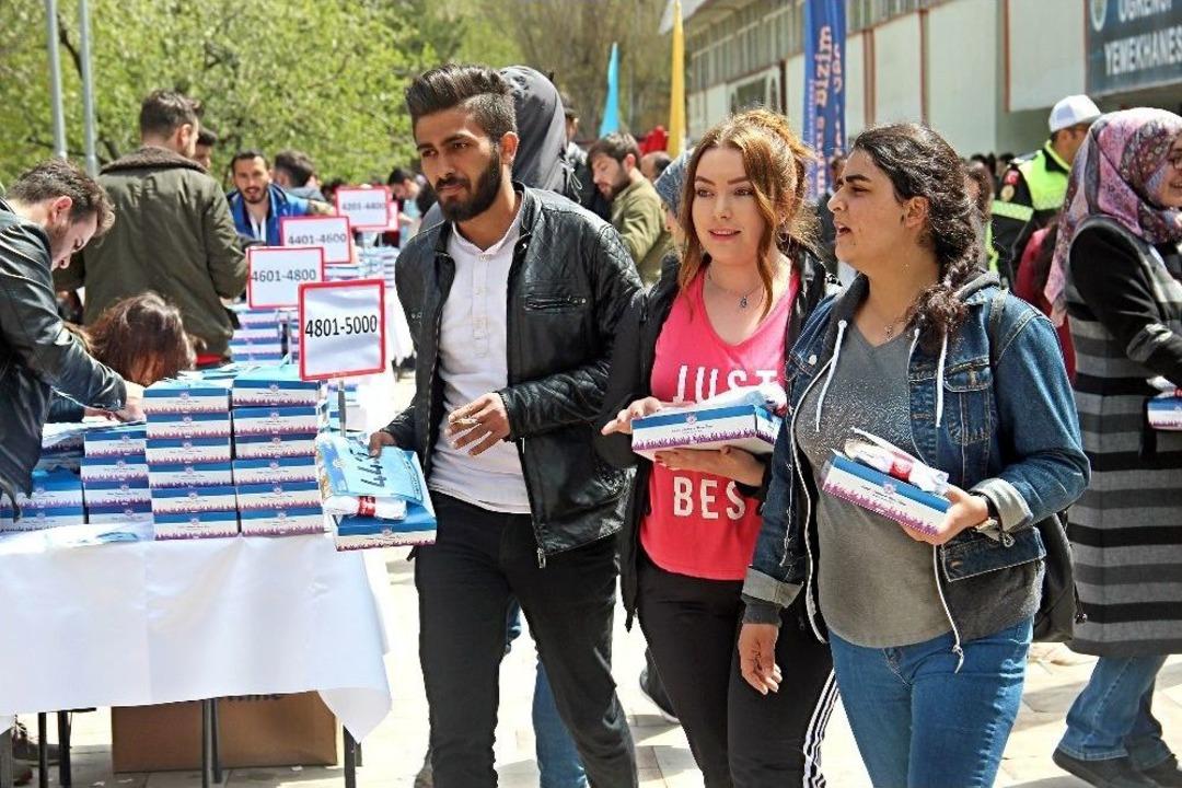 Atat&uuml;rk &Uuml;niversitesi Kariyer Merkezi Bahar Koşusu Eşliğinde A&ccedil;ıldı