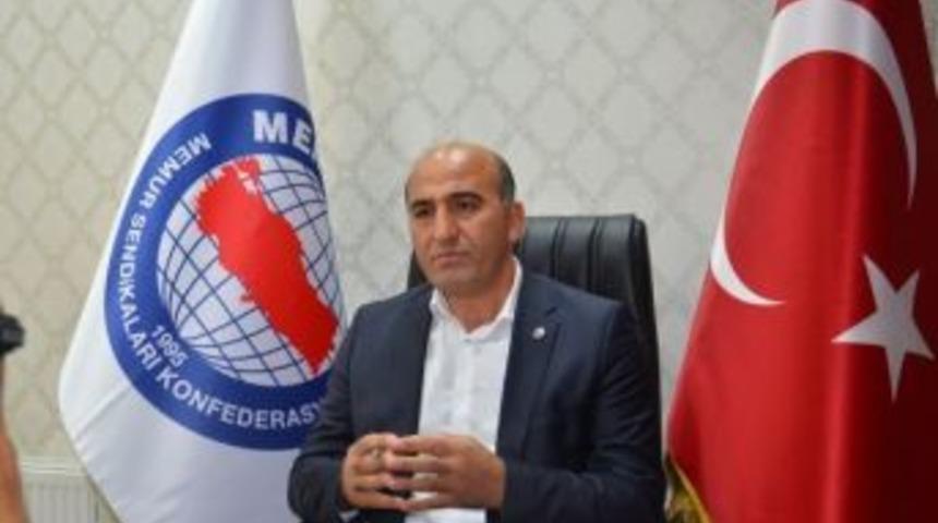Başkan Deniz &Ouml;ğrencilerin &Ouml;ğretmenlerine Yaptığı Davranışa Tepki G&ouml;sterdi