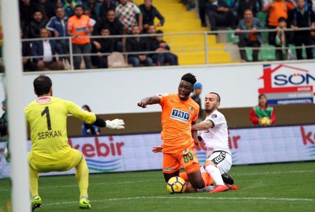Spor Toto S&uuml;per Lig: A. Alanyaspor: 1 - Konyaspor: 2 (ilk Yarı)